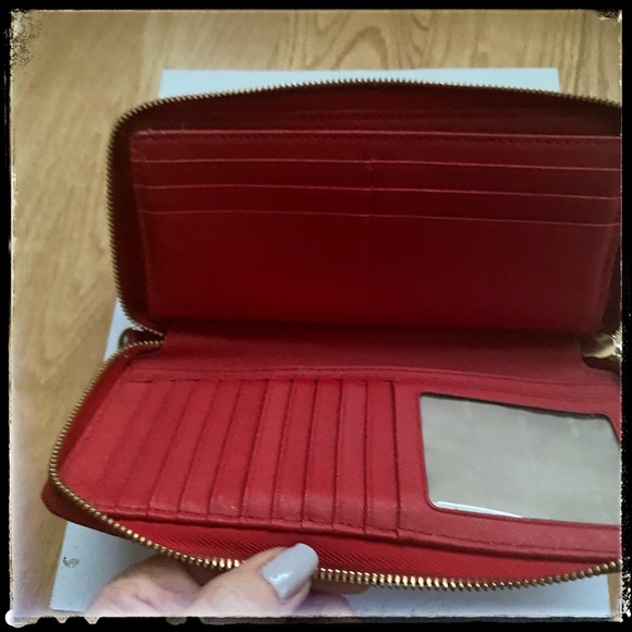 ❌SOLD❌ Michael Kors Jet Set Wallet - Picture 3 of 6